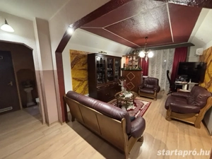 Egyedi méret, dupla erkély, panoráma a városközpontban!  - kép 2