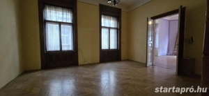 József körúti saroklakás eladó   2 utcára néző szoba, 2 kis erkély, sok lehetőség - kép 8