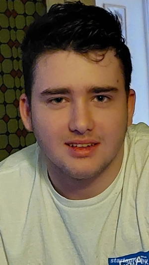 Szexelni szeretnék egy nővel v hölggyel hogy elveszítsem a szűzességem