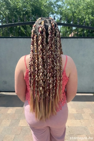 Női fodrászat-fonás alkalmi frizura - kép 10