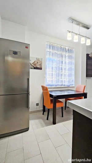 Felújított, gépesített, berendezett, igényesen kialakított lakás eladó! - kép 10