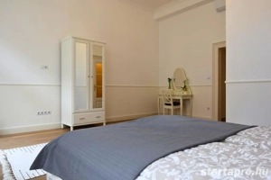 Kiadó világos, tágas luxuslakás a palotanegyed szívében 139 nm, 3 hálószobával! - kép 10