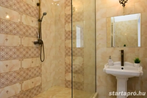 Kiadó világos, tágas luxuslakás a palotanegyed szívében 139 nm, 3 hálószobával! - kép 8