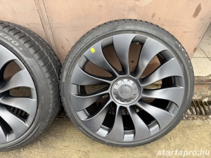 Tesla Model Y Performance 21" Überturbine téli garnitúra újszerű állapotban - kép 8