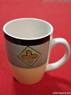 Négyzetben Lóhere festett 3 deci liter kerámia bögre pohár, eladó