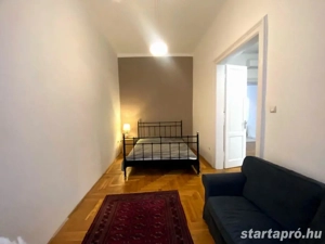 Felújított 2+1 szobás lakás eladó a Klauzál téren   a buli negyed szívében - kép 8