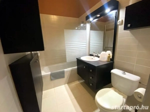 Felújított 2+1 szobás lakás eladó a Klauzál téren   a buli negyed szívében - kép 6