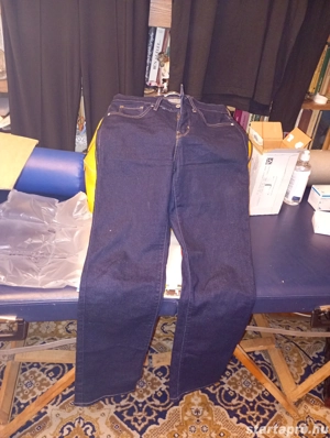 Levi's 314 Shaping Straight női farmer, méret: 28 16000ft óbuda  Fedezd fel a kényelem és az eleganc - kép 4