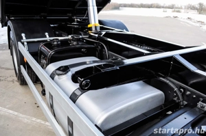 Mercedes - Benz AXOR 1833 - Billenőplatós - Darugémes teherautó EURO 5 - kép 14