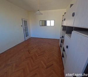 Deák F. utcában 3 emeleti 57 m2-es 2 szobás középső téglalakása 4 emeletes épületben - kép 2