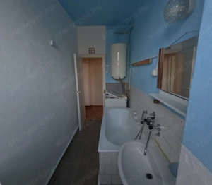 Deák F. utcában 3 emeleti 57 m2-es 2 szobás középső téglalakása 4 emeletes épületben - kép 8