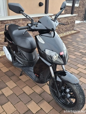Aprilia Sportcity 2T 50 Megkímélt Gyári 4800km - kép 2