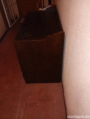 bonanza asztal eladó óbudán  45000ft hagyatékból eladó kora szerintem 1960-1970 körüli lehet ahogyan