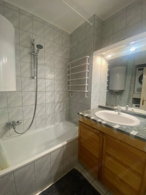 Bútorozott, erkélyes 2,5 szobás lakás kiadó a Frankel Leó utcában - kép 9