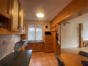 Bútorozott, erkélyes 2,5 szobás lakás kiadó a Frankel Leó utcában - kép 8