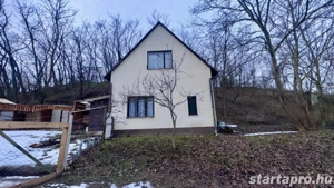 Belterületi, téglaépítésű, 2 szintes ingatlan, 1871 nm-es telken eladó!