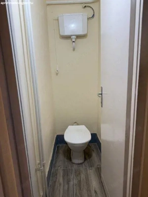 Deák térnél 2 szobás, csendes, kertre néző erkélyes lakás kiadó  - kép 4