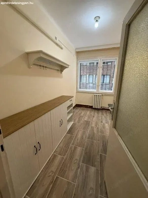 Deák térnél 2 szobás, csendes, kertre néző erkélyes lakás kiadó  - kép 6