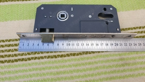 Fuaro bevéső zár eladó - kép 6