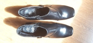 AKCIÓ! Fekete bőr, Carpice márkájú 39-es bokacsizma eladó. - kép 2