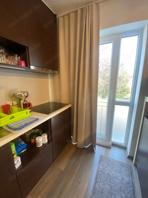 Kiskunhalas belvárosban kitűnő állapotú, 2 szobás lakás eladó teljes bútorzattal! - kép 6