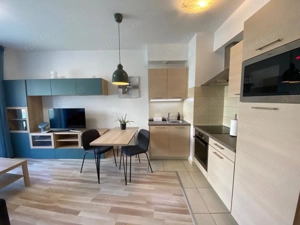 Kiadó erkélyes, bútorozott lakás a Corvin sétányon - kép 3