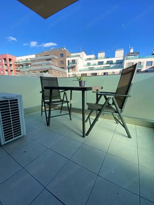 Kiadó erkélyes, bútorozott lakás a Corvin sétányon - kép 8