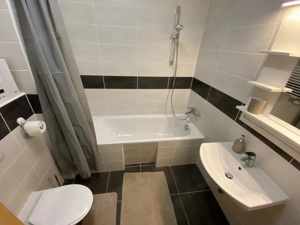 Kiadó erkélyes, bútorozott lakás a Corvin sétányon - kép 12