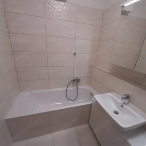 A XIII. ker Bulcsú utcában új építésű fiatalos berendezett lakás kiadó! - kép 12