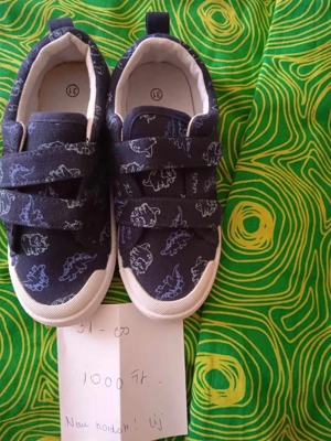 Eladó.Vadonat új!25-26-30-31-ös cipő, bakancs, csizma. - kép 5