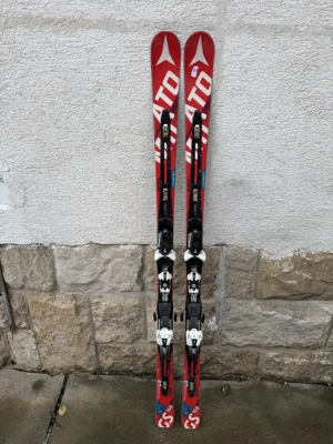 166 cm Atomic Redster GS carving síléc 166 cm Atomic GS síléc sérült