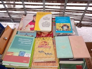 46dbos könyvcsomag eladó 46000ft óbuda darabra  darabra is ha kell  4500ft db posta - kép 4