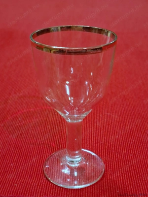 Üveg arany szegélyes talpas, 45-50-100 mm méretű kis boros pohár, eladó