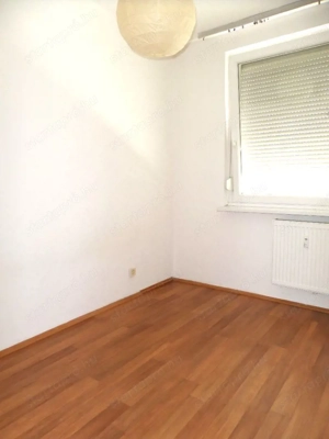 Kökinél, Mini Rezsi, Szigetelt, Egyedi Fűtés, Panel Program, 2 szobás, Felújított, Világos! - kép 3