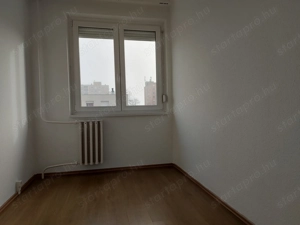 Csendes emeleti lakás, kiváló elhelyezkedéssel Győrben! Marcalváros I. - kép 4