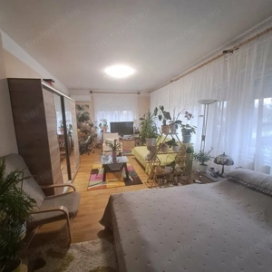 Monor kertvárosában, 3 külön lakrészre kialakított családi ház 1075 m2-es telekkel - kép 2