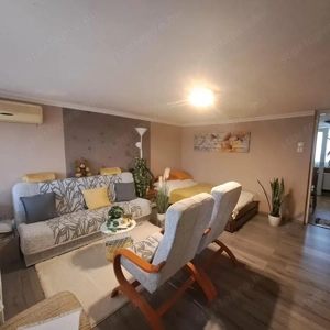 Monor kertvárosában, 3 külön lakrészre kialakított családi ház 1075 m2-es telekkel - kép 9