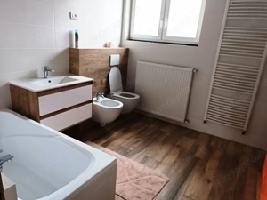 Eladó Nagyoroszi kertvárosias részén, belső kétszintes ikerház.   - kép 6