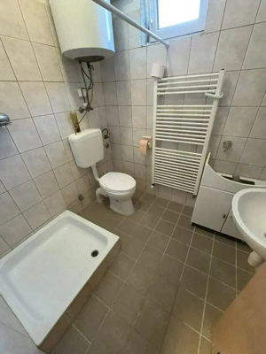 Nyíregyháza-Borbánya egyik frekventált utcájában, 4 szobás szintes családi ház eladó! - kép 16