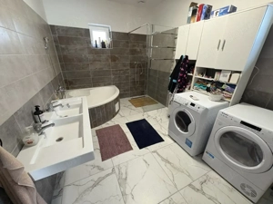 Nyíregyháza-Borbánya egyik frekventált utcájában, 4 szobás szintes családi ház eladó! - kép 15