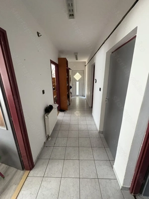 Nyíregyháza-Borbánya egyik frekventált utcájában, 4 szobás szintes családi ház eladó! - kép 4