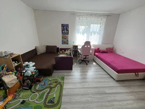 Nyíregyháza-Borbánya egyik frekventált utcájában, 4 szobás szintes családi ház eladó! - kép 7