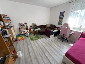 Nyíregyháza-Borbánya egyik frekventált utcájában, 4 szobás szintes családi ház eladó! - kép 8