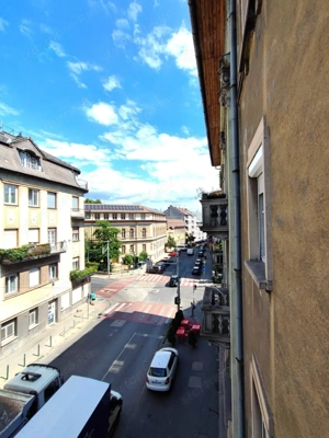 Bp., XII. Városmajor u-ban 50nm-es 1 nappali, + 2 hálós, amerikai konyhás, ERKÉLYES lakás kiadó. - kép 2