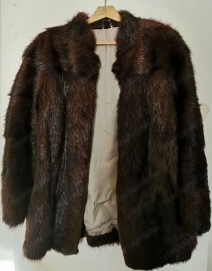 Eladó retró nutria szőrme bunda