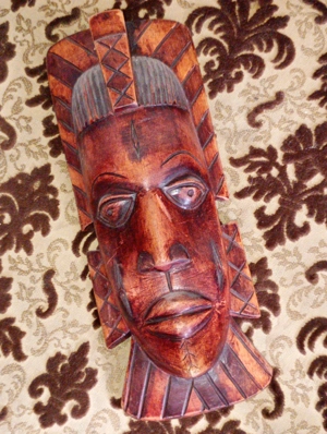 Beninből származó fa maszk, 16000ft óbuda    Beninből származó fa maszk, kb. 2000, kb. 36 x 12 cm. Á