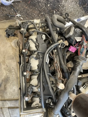 Mercedes C220 injektorok porlasztók hibátlan állapotban 0 445 11 02 38 beszerelési garanciával