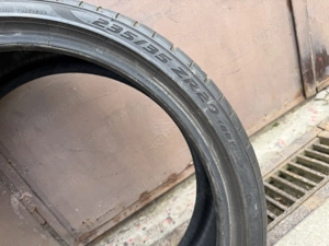 235 35 R20 Pirelli Pzero használt nyári gumi 2 db 5 mm profil 60.000Ft Tesla Model 3 Performance - kép 7