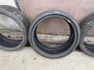 235 35 R20 Pirelli Pzero használt nyári gumi 2 db 5 mm profil 60.000Ft Tesla Model 3 Performance - kép 5