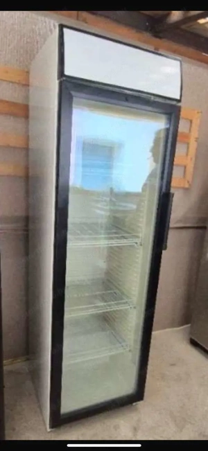 Üvegajtós Italhűtő